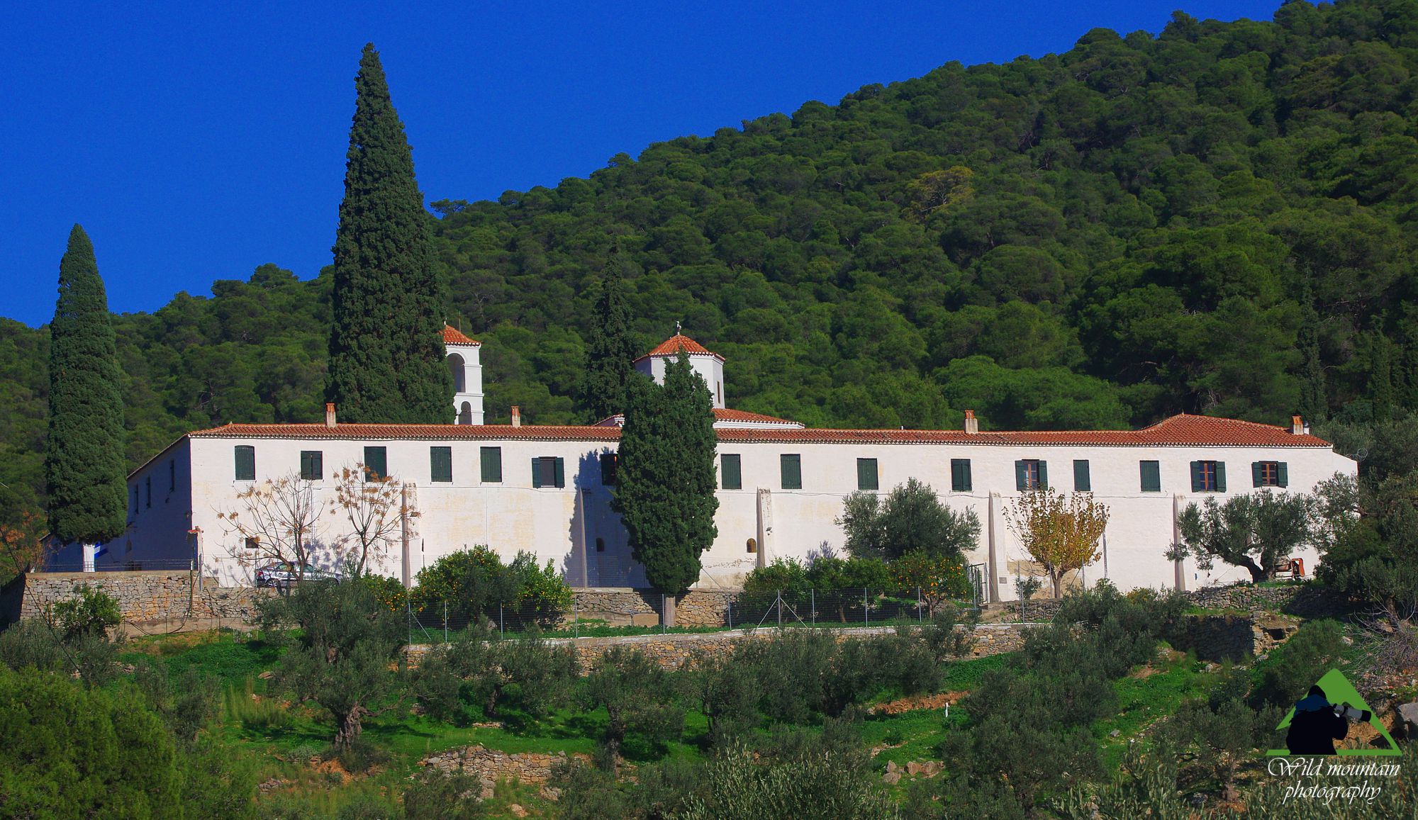 Μονές και εκκλησίες του Πόρου και της Τροιζηνίας: Η μονή Ζωοδόχου Πηγής Καλαυρείας