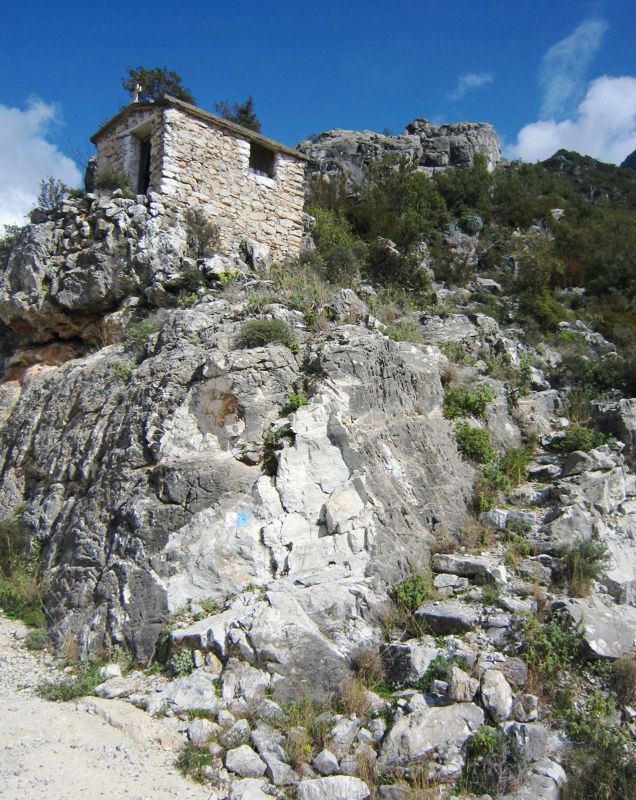 Μάνη-Καρδαμύλη: Το ξωκλήσι του Αγίου Νικολάου στη διαδρομή Εξωχώρι-Τσέρια