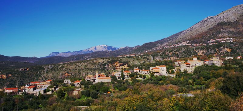 Μάνη-Καρδαμύλη, Διαδρομή Εξωχώρι-Τσέρια: Το Εξωχώρι απλώνεται στη νότια πλευρά του Βυρού, ενώ τα Τσέρια και οι συνοικισμοί τους αξιοποιούν τη βόρεια ζώνη