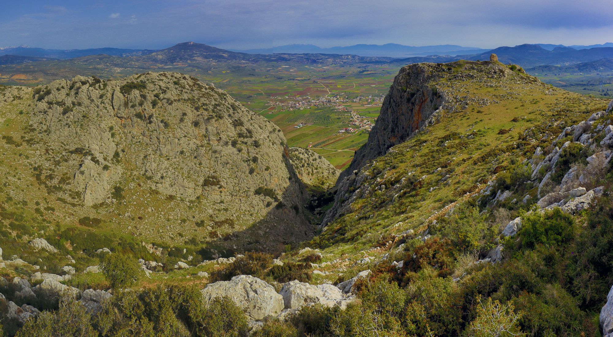 Mycenae topoguide: The passage of Agios Vasilios