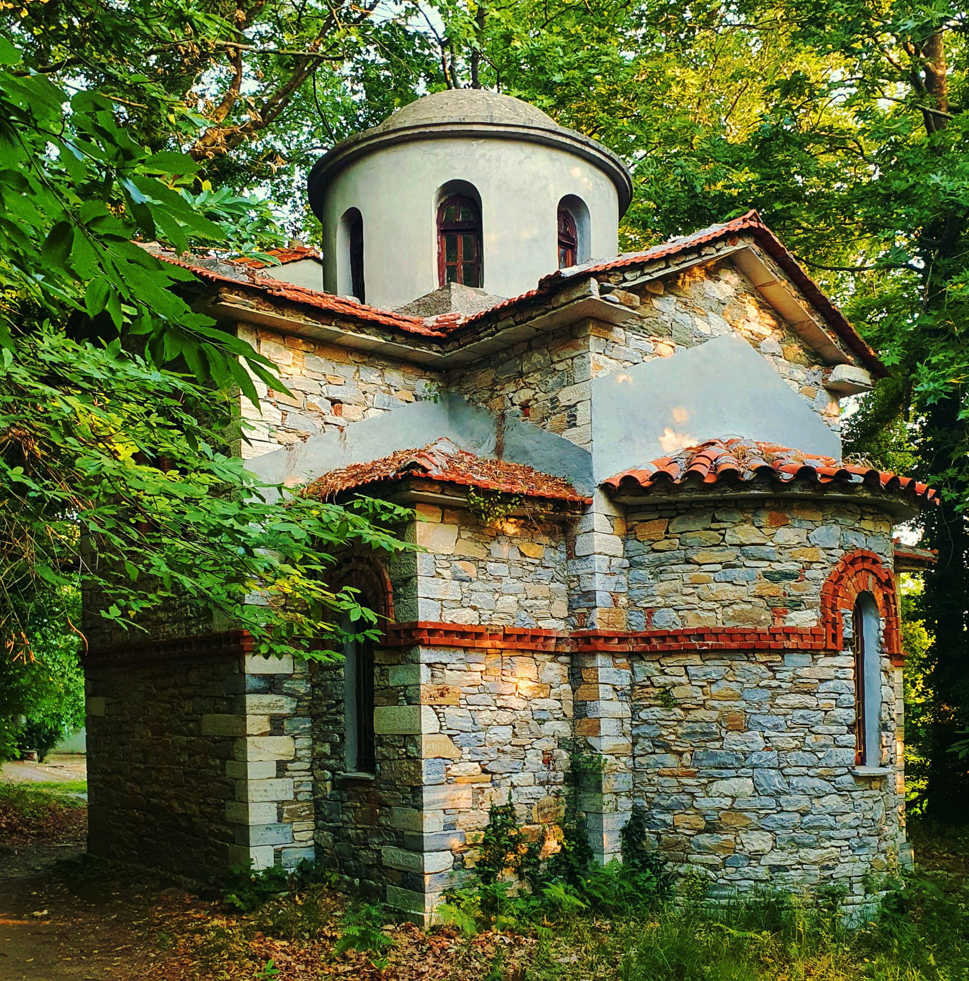 Οι εκκλησίες της Τσαγκαράδας