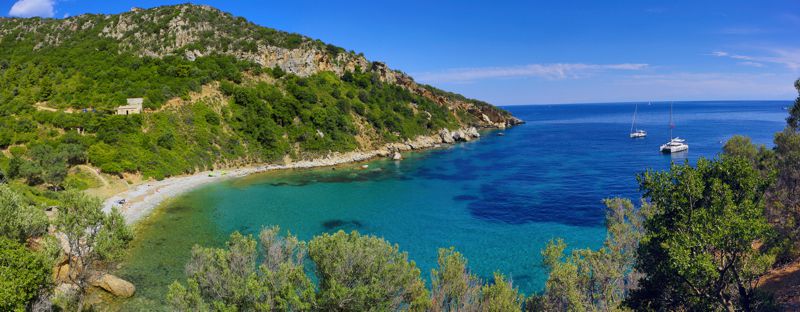 Θαλάσσιο Πάρκο Αλοννήσου Βορείων Σποράδων: Ο Μικρός Μουρτιάς, ένας από τους υπήνεμους όρμους της Αλοννήσου